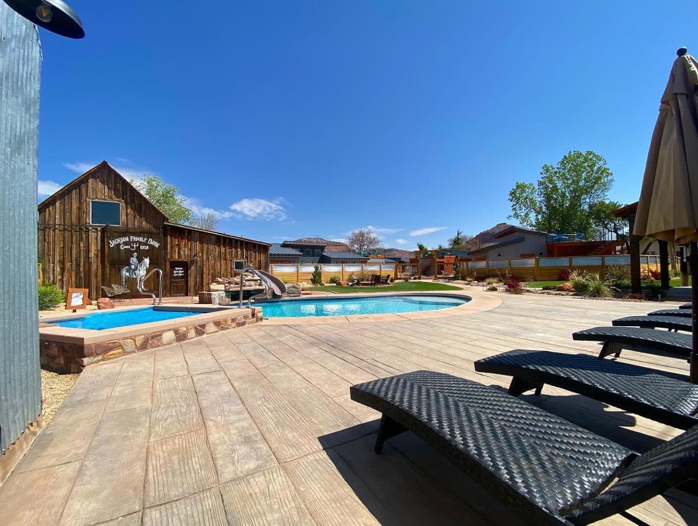 Timber & Tin F 2Bed 2Bath W Pool & Rooftop Deck Канаб Экстерьер фото
