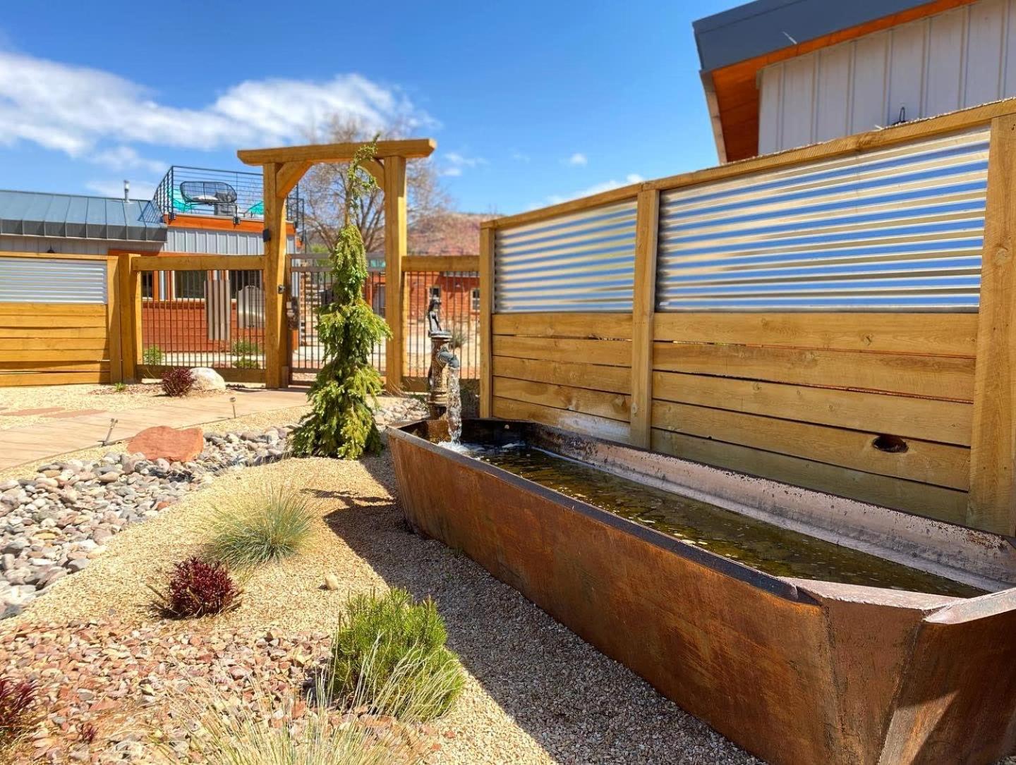 Timber & Tin F 2Bed 2Bath W Pool & Rooftop Deck Канаб Экстерьер фото